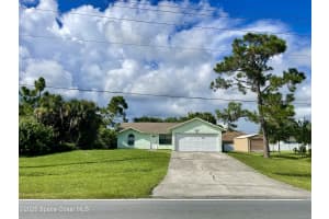 2425 Cogan Drive, Palm Bay, FL 32909 - MLS#1056402