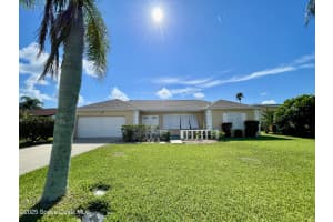 48 Country Club Road, Cocoa Beach, FL 32931 - MLS#1056741