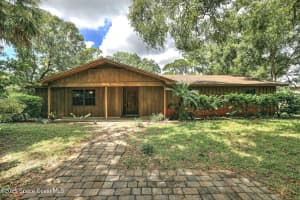 8211 93rd Avenue, Vero Beach, FL 32967 - MLS#1056771