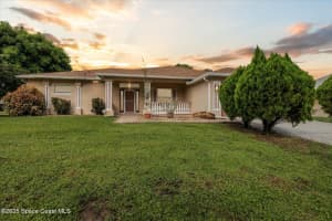 2298 Mantilla Avenue, Palm Bay, FL 32909 - MLS#1056992