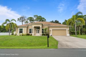 185 Dandridge Avenue, Palm Bay, FL 32907 - MLS#1057020