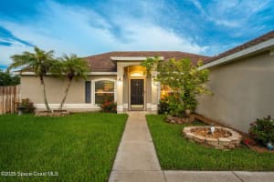 413 Grenadier Avenue, Palm Bay, FL 32907 - MLS#1057532