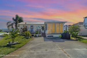 2334 Shuttle Circle, Titusville, FL 32796 - MLS#1057679