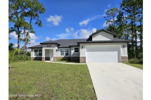 561 Harrisburg Street, Palm Bay, FL 32908 - MLS#1057743