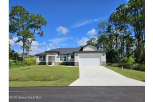 561 Harrisburg Street, Palm Bay, FL 32908 - MLS#1057743