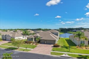 560 Easton Forest Circle, Palm Bay, FL 32909 - MLS#1058118