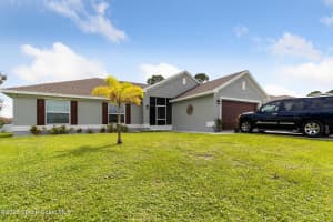926 Sable Circle, Palm Bay, FL 32909 - MLS#1058505