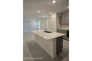 571 Richmond Circle, Palm Bay, FL 32908 - MLS#1058545