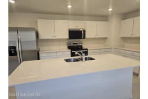 561 Richmond Circle, Palm Bay, FL 32908 - MLS#1058548