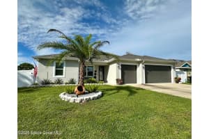 951 Hosbine Street, Palm Bay, FL 32909 - MLS#1058573