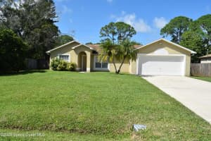 939 Lyons Circle, Palm Bay, FL 32907 - MLS#1058648