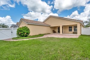 1674 Burgandy Street, Palm Bay, FL 32909 - MLS#1058699