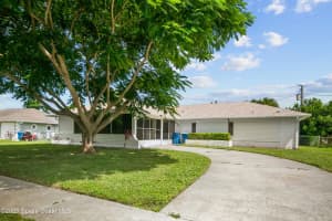 831 Edwards Street, Palm Bay, FL 32905 - MLS#1058839