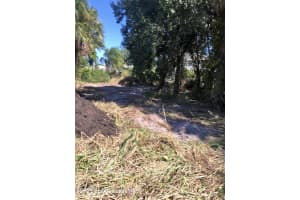 4 Oak Street, Micco, FL 32976 - MLS#1058856