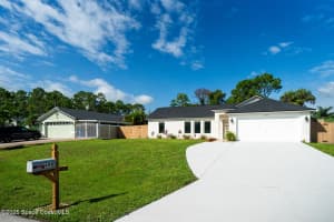 490 Tillman Avenue, Palm Bay, FL 32908 - MLS#1058873
