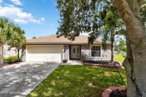 377 Wishing Well Circle, Palm Bay, FL 32908 - MLS#1058898