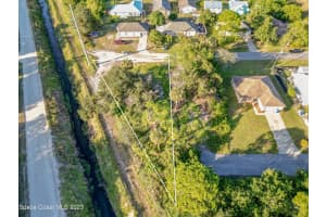 475 15th Street, Vero Beach, FL 32962 Sold 02/06/26