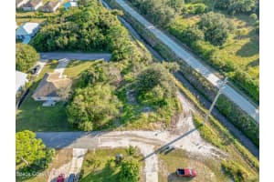 475 15th Street, Vero Beach, FL 32962 Sold 02/06/26