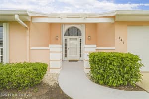 841 Lake Orchid Circle, Vero Beach, FL 32962 - MLS#1059106