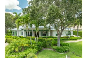 409 Palm Island Circle, Indian River Shores, FL 32963 - MLS#1059115