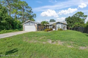 820 Emden Avenue, Palm Bay, FL 32907 - MLS#1059174