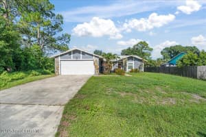 820 Emden Avenue, Palm Bay, FL 32907 - MLS#1059174