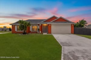 302 Arapahoe Lane, Palm Bay, FL 32907 - MLS#1059254