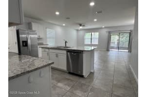 900 Old Country Rd S E, Palm Bay, FL 32909 - MLS#1059479