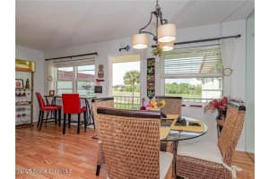 73 Royal Oak Court, Vero Beach, FL 32962 - MLS#1059486