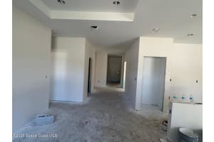 8 Valencia Circle, DeBary, FL 32713 - MLS#1059807