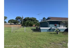2101 Acacia Street, Palm Bay, FL 32905 - MLS#1059942