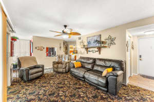 4880 Lake Waterford Way, Melbourne, FL 32901 - MLS#1060120