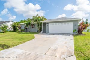 871 Hawaii Avenue, Palm Bay, FL 32907 - MLS#1061031