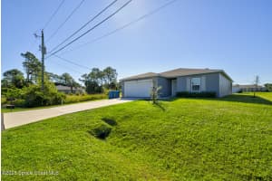 318 Silver Frost Street, Palm Bay, FL 32909 - MLS#1061199