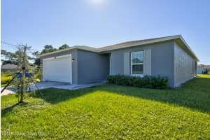 318 Silver Frost Street, Palm Bay, FL 32909 - MLS#1061199