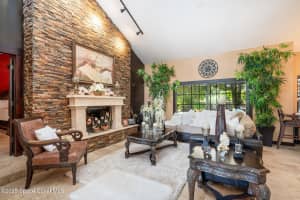 562 Lake Ashley Circle, Melbourne, FL 32904 - MLS#1061205