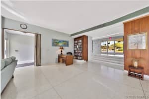 3901 Dixie Highway, Palm Bay, FL 32905 - MLS#1061351