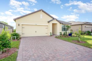 732 Acadia Court, Palm Bay, FL 32909 - MLS#1061381