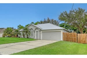 565 Lamon Street, Palm Bay, FL 32908 - MLS#1061425