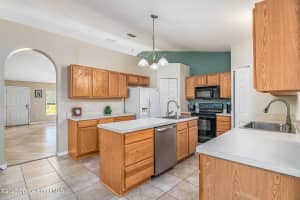 565 Lamon Street, Palm Bay, FL 32908 - MLS#1061425