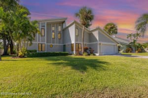 4 Spinnaker Point Court, Indian Harbour Beach, FL 32937 - MLS#1061674