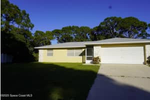 1421 Grand Court, Palm Bay, FL 32907 - MLS#1061691