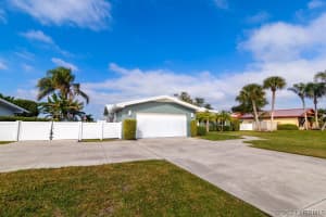 612 Monroe Avenue, Cape Canaveral, FL 32920 - MLS#1061822