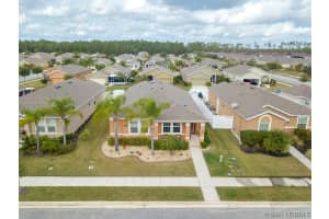 647 Cedar Side Circle, Palm Bay, FL 32905 - MLS#1062231