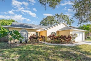 636 Fishtail Palm Boulevard, Melbourne, FL 32901 - MLS#1062474