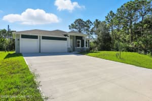 2035 Tahoe Avenue, Palm Bay, FL 32909 - MLS#1064447