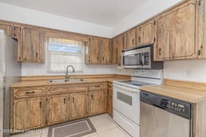 660 Grandeur Street, Palm Bay, FL 32909 - MLS#1064451