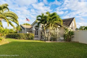 501 Inwood Lane, Indian Harbour Beach, FL 32937 - MLS#1064452