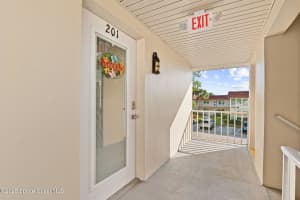 110 Springlake Court, Vero Beach, FL 32962 - MLS#1064571