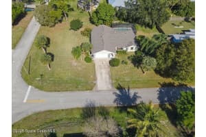 124 Hinchman Avenue, Sebastian, FL 32958 - MLS#1064962